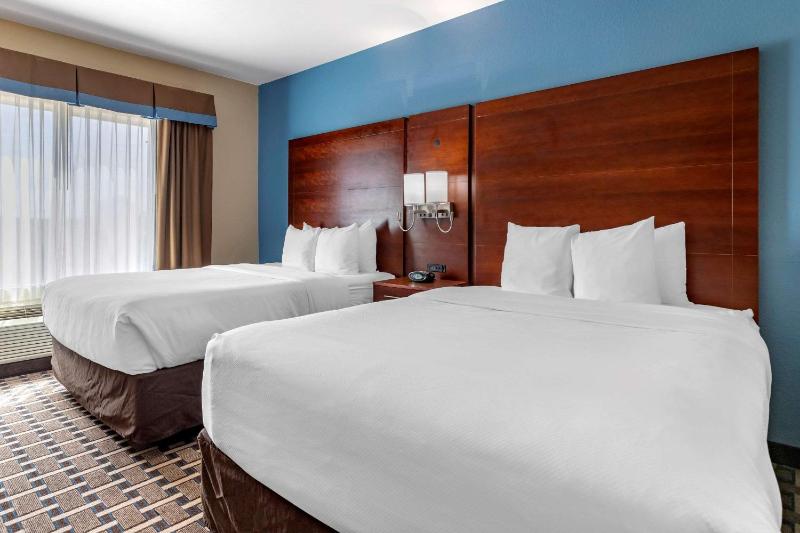 Suite with Two Queen Beds - Accessible/Non-Smoking image 4