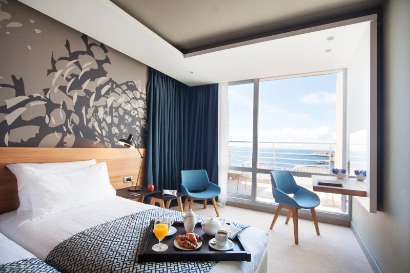 Superior Double Room with Sea View and Balcony image 1