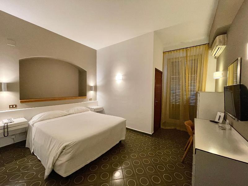 Standard Double or Twin Room image 3