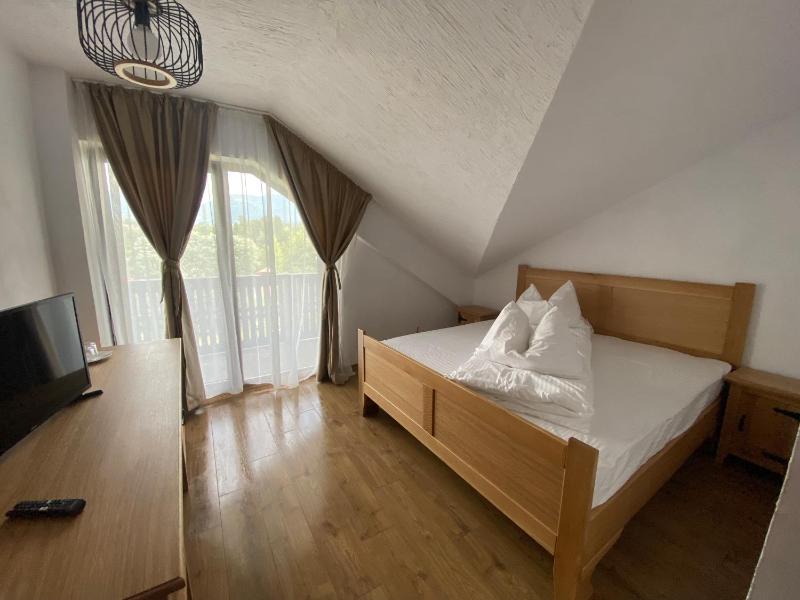 Double Room - Attic image 3