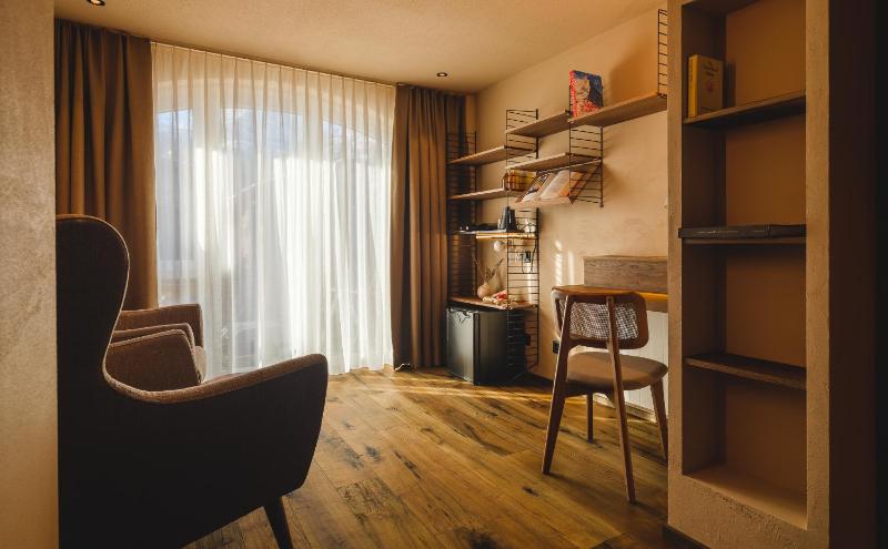 Junior Suite with Matterhorn View image 4