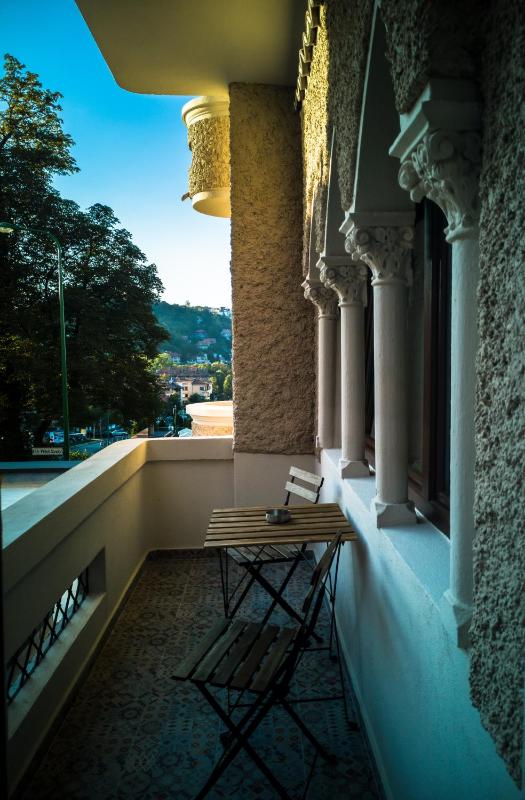 Executive Suite with Balcony image 2