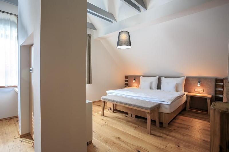 Double or Twin Room with Private Bathroom and Extra Bed image 1