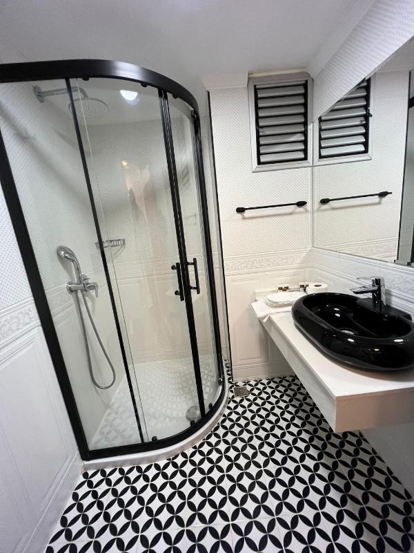 Deluxe Family Suite image 4