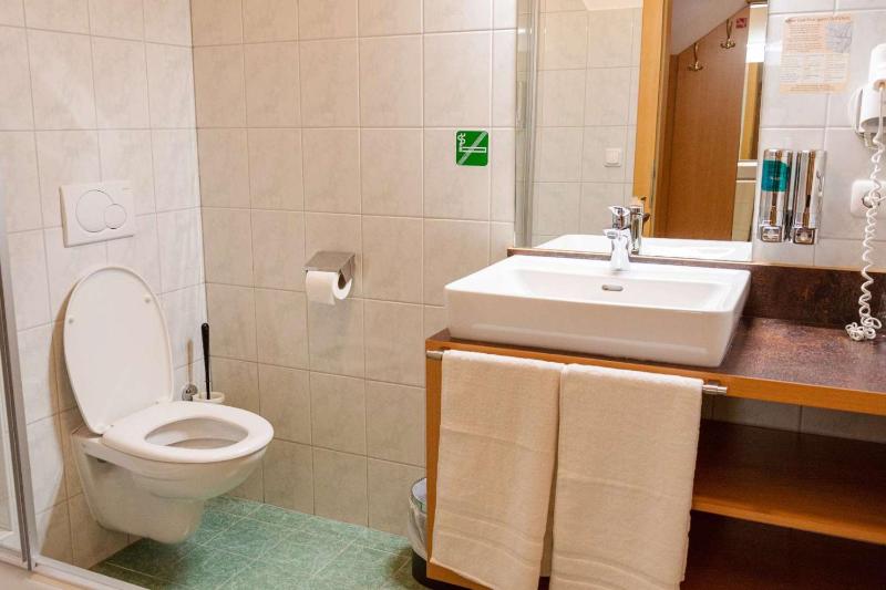 Double Room image 4