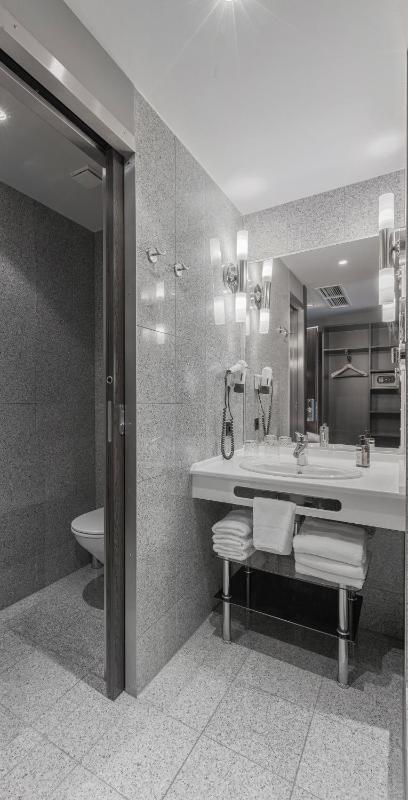 Superior Double Room image 4