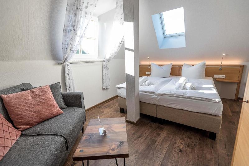 Standard Doppelzimmer 2. Etage ohne Terrasse/Balkon image 1