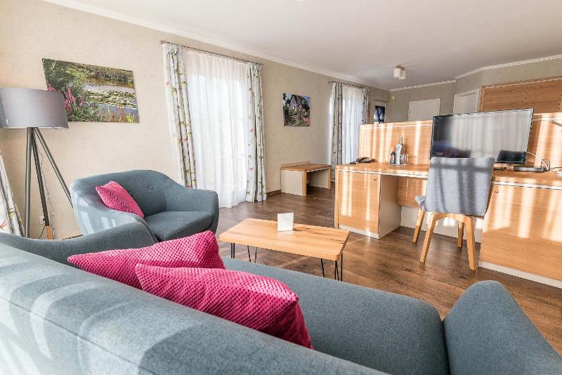 Landhaus Doppelzimmer mit Terrasse image 4