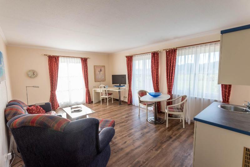 Landhaus Doppelzimmer mit Terrasse image 3