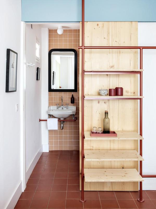 Double Room with Balcony image 4