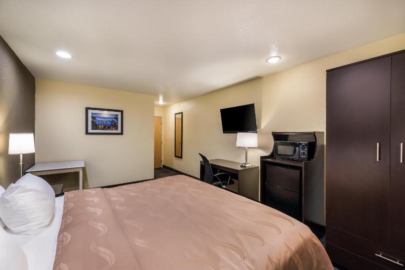 King Room - Non-Smoking image 2