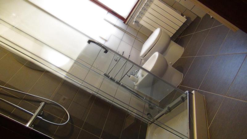 Double Room with Shared Bathroom image 2