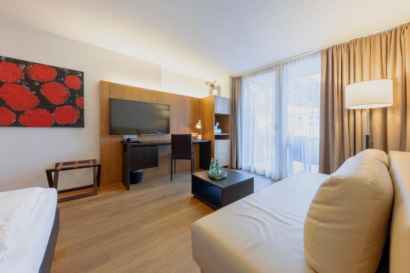 Superior Double or Triple Room with Balcony image 2