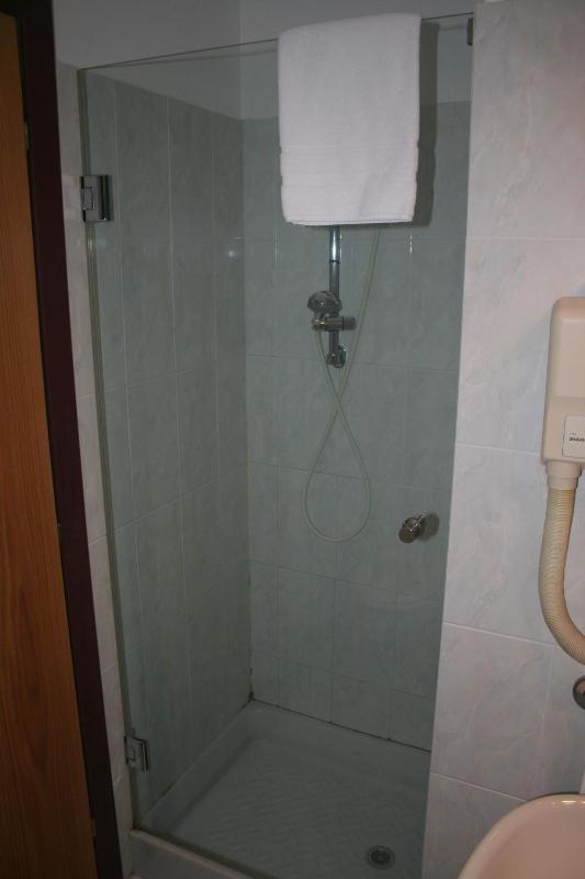 Single Room image 3