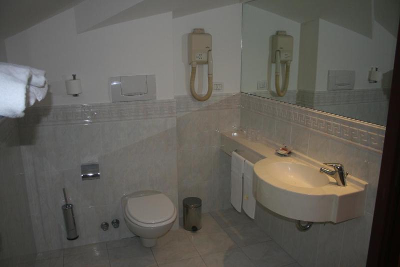 Single Room image 2