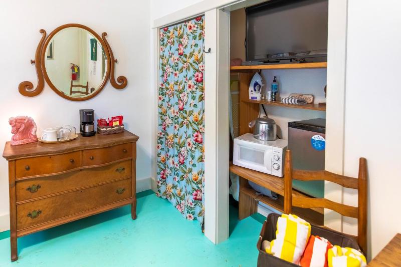 Hibiscus Coffee & Guesthouse - image 43