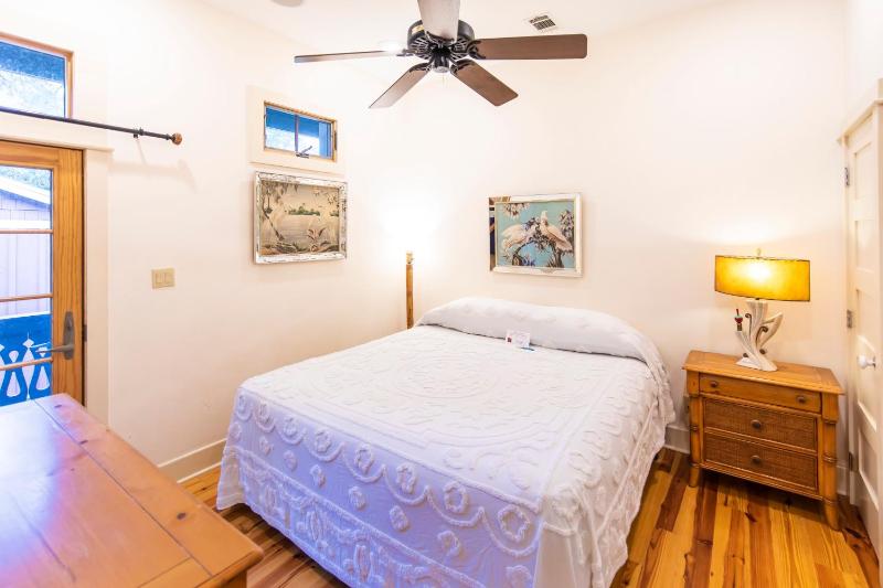 One-Bedroom Apartment image 3