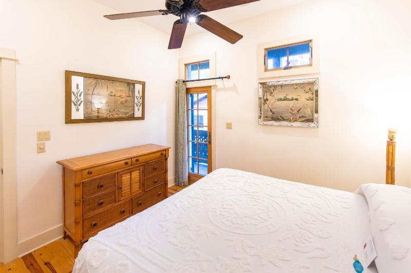 One-Bedroom Apartment image 2