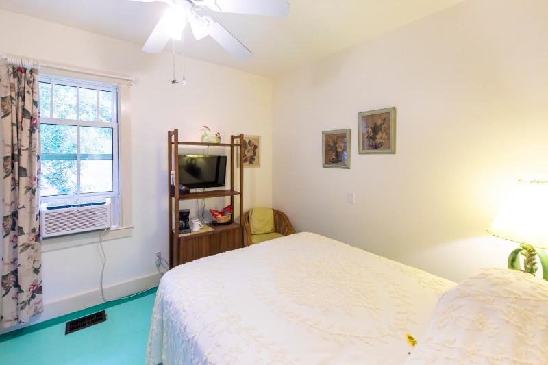 Hibiscus Coffee & Guesthouse - image 32