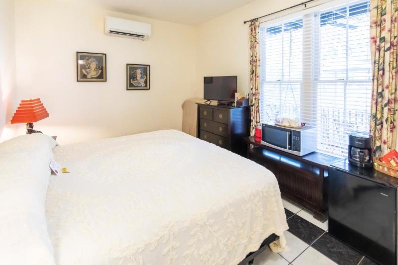 Hibiscus Coffee & Guesthouse - image 5