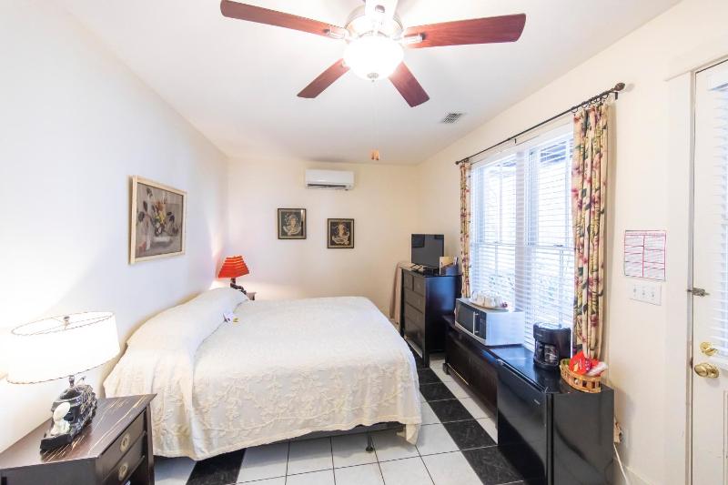 Hibiscus Coffee & Guesthouse - image 49