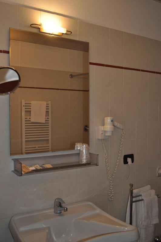 Standard Double Room image 2