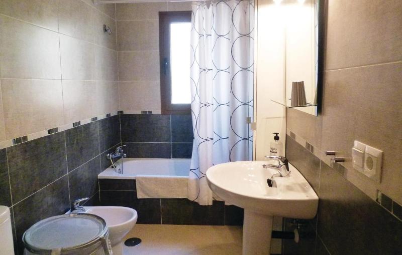 Three-Bedroom Holiday Home  image 2