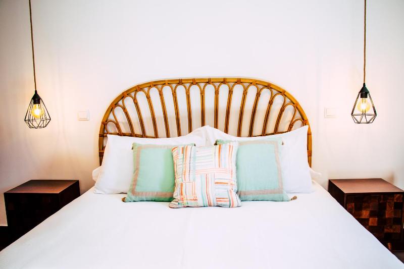 One-Bedroom Apartment image 4