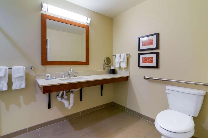 King Room - Accessible/Non-Smoking image 1