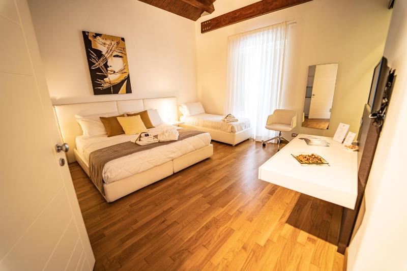 Triple Room image 4
