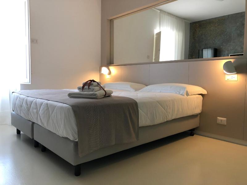 Double or Twin Room image 3