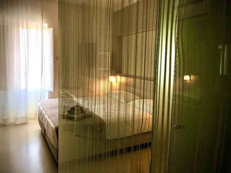 Double or Twin Room image 4