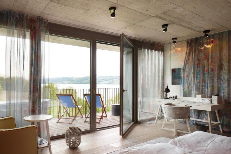 Junior Suite with Lake View image 3