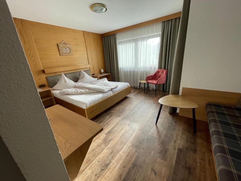Single Room image 2