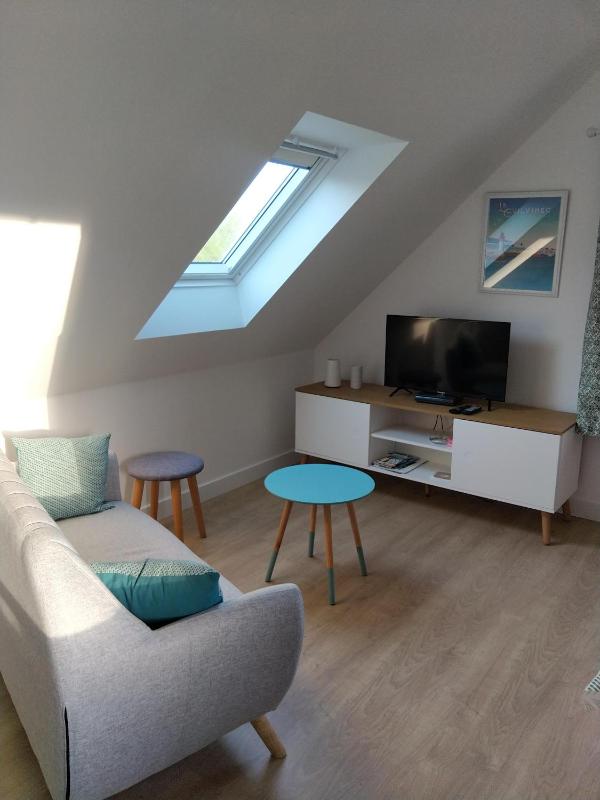 One-Bedroom Apartment image 2