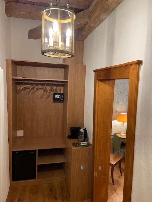 Deluxe Double Room image 4
