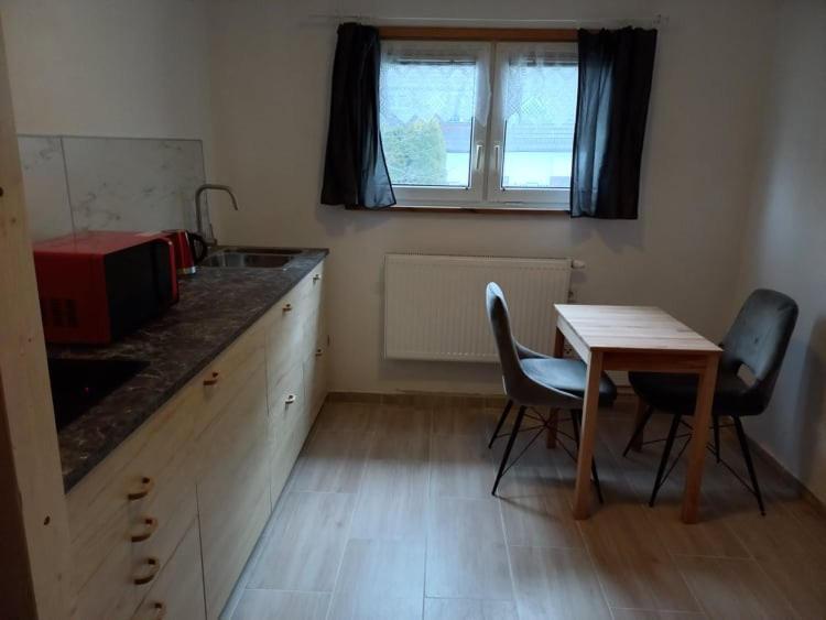 One-Bedroom Apartment image 2