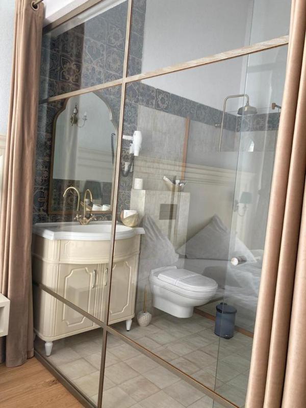 Deluxe Room (2 Adults + 1 Child) image 3