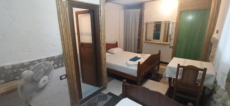 Triple Room with Private Bathroom image 3