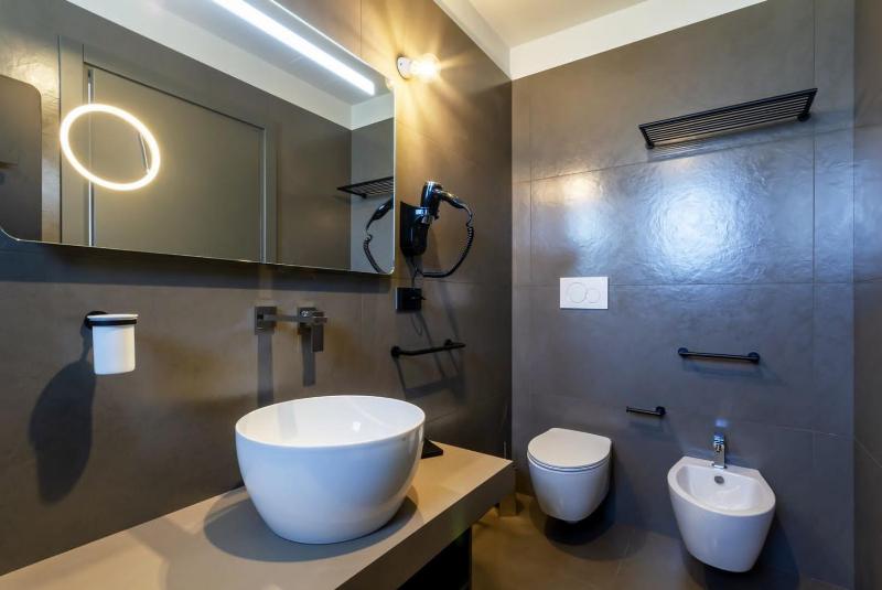 Business Double Room with Gym Access image 2