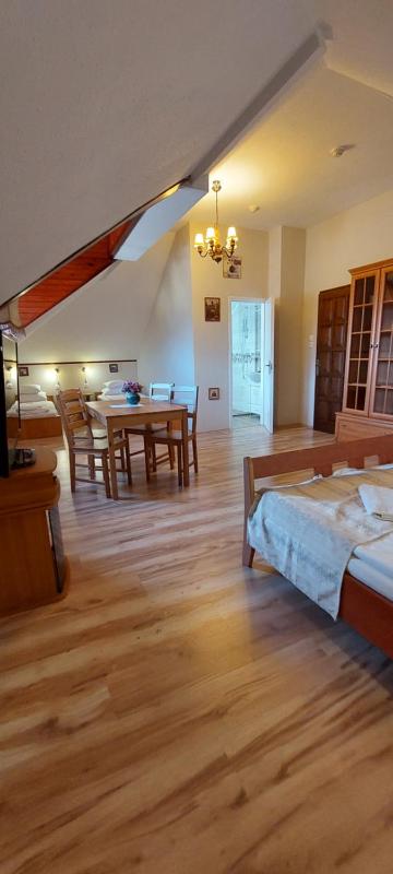 Quadruple Room with Private Bathroom image 3