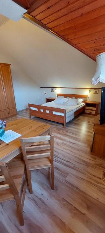 Quadruple Room with Private Bathroom image 4