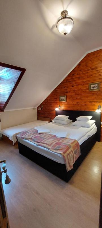 Triple Room with Private Bathroom image 4