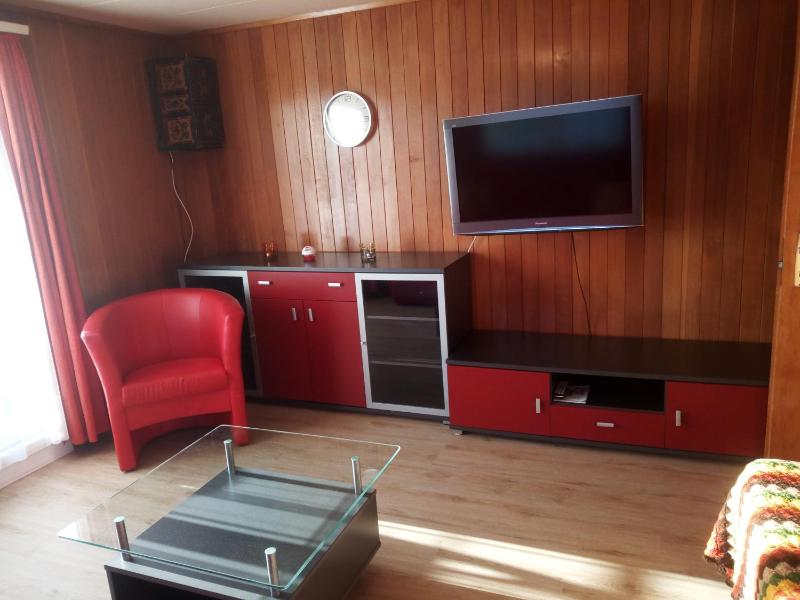 Large Two-Bedroom Apartment image 2