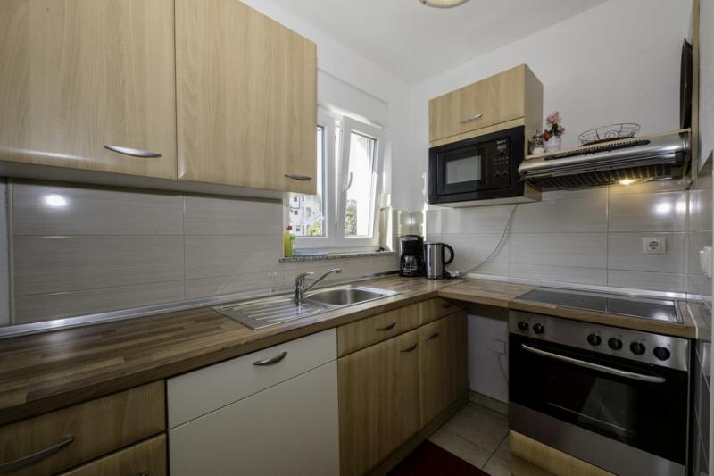 Apartment in Lopar with Terrace Air conditioning Wi-Fi Dishwasher (4612-4) - image 13
