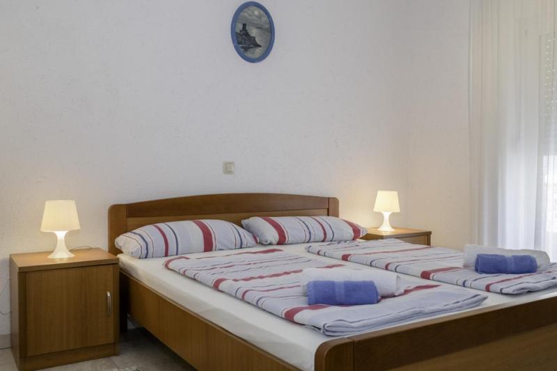Apartment in Lopar with Terrace Air conditioning WIFI Dishwasher (4612-1) - image 11