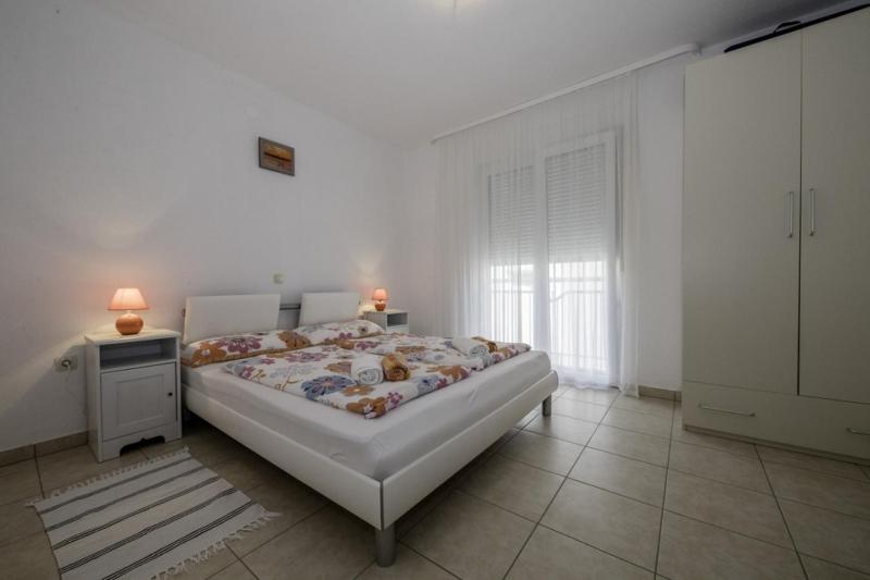 Apartment in Lopar with Terrace Air conditioning Wi-Fi (4612-3) - image 25