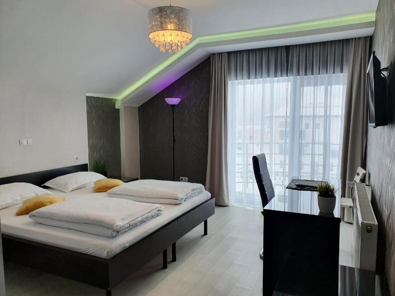 Standard Double Room image 4