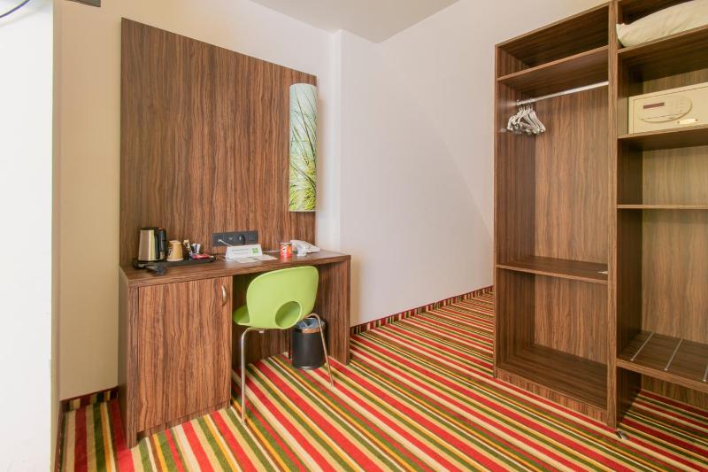 Family Suite with Two Separate Rooms image 4
