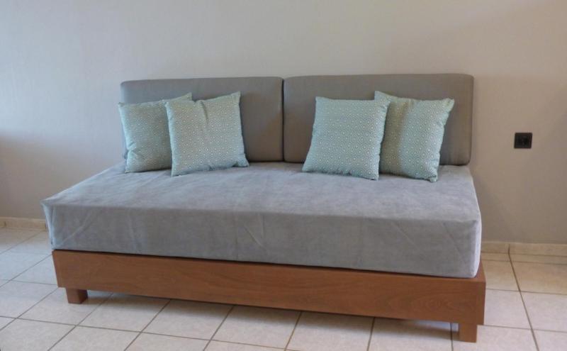 King Studio with Sofa Bed image 2